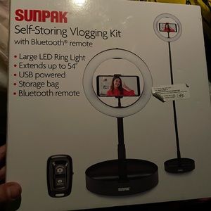 Self vlogging kit by Sunpak w/ring light
